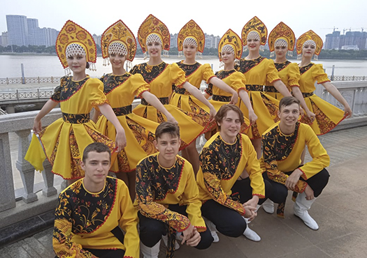 Танцевально-эстрадная студия «PozitiFF» АОДНТ выступила в третьем по величине городе провинции Хэйлунцзян