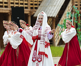 «Время сарафана»: в Албазинском остроге показали красоту и многогранность русской культуры