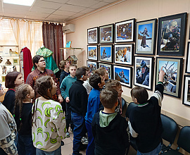 «Жизнь оленеводов и охотников»: в Белогорске открылась передвижная фотовыставка АОДНТ