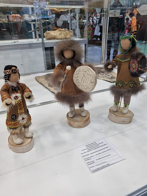 Кукольный ансамбль из трёх фигур по мотивам эвенкийской легенды, автор изделий - Светлана Кульбертинова